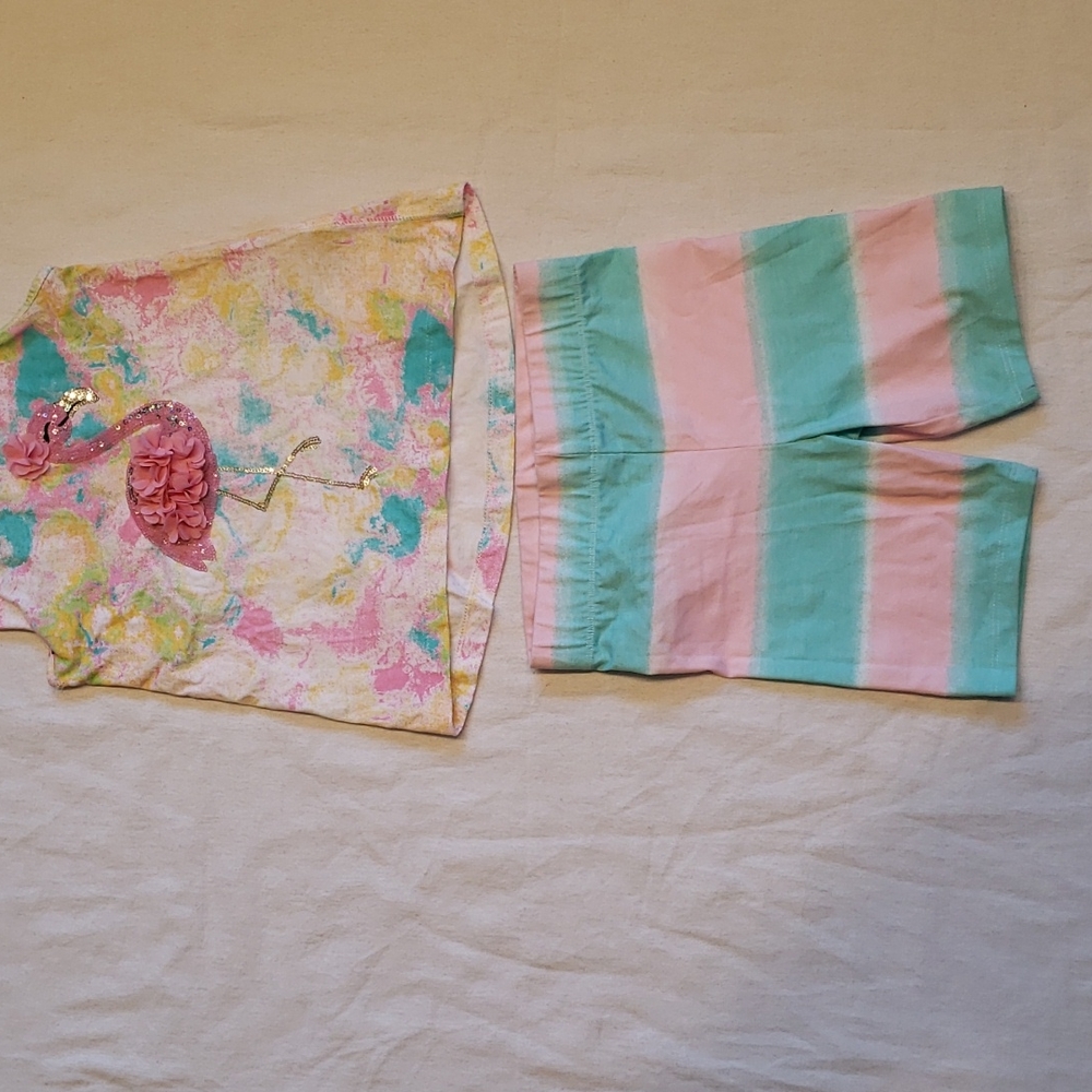 Girls set 2pcss outfit summer short sleeves t-shirt and shorts. Size 6